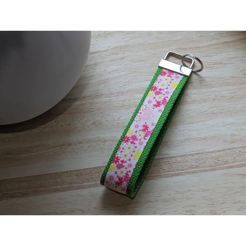 Floral Keychain Wristlet Handmade Boho Fabric Key FOB Sturdy‎ Daisy Flower Pink